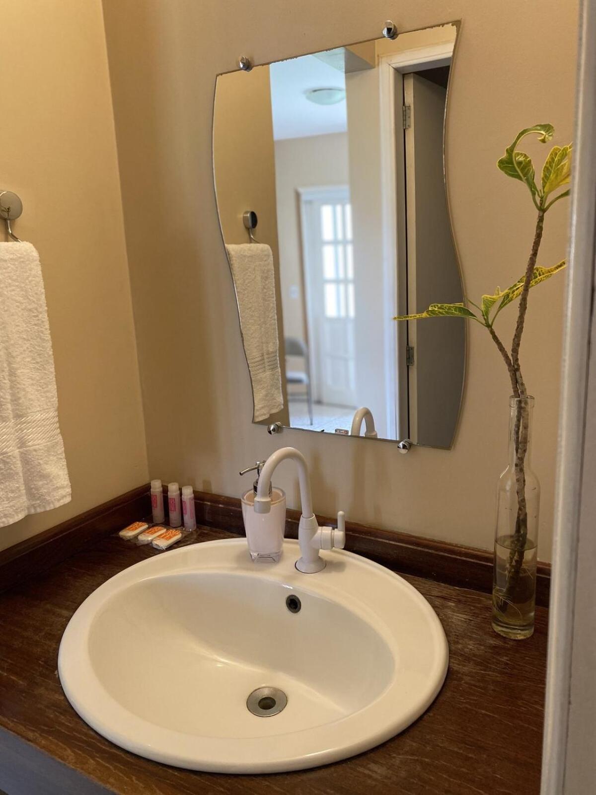 Casa Bouganville - Quarto Com Cozinha Novo Airao Luaran gambar